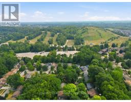 46 SKI VALLEY CRESCENT - 34