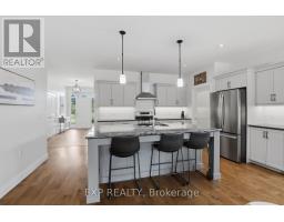 541 BENNETT CRESCENT - 10