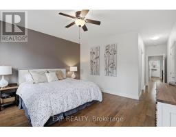 541 BENNETT CRESCENT - 19