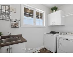 541 BENNETT CRESCENT - 23