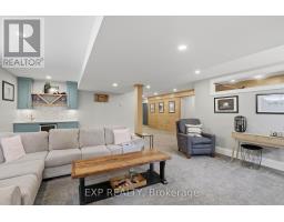 541 BENNETT CRESCENT - 29