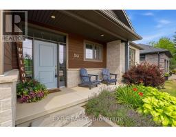 541 BENNETT CRESCENT - 3