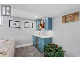 541 BENNETT CRESCENT - 33