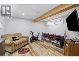 541 BENNETT CRESCENT - 35