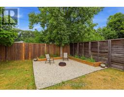 541 BENNETT CRESCENT - 44