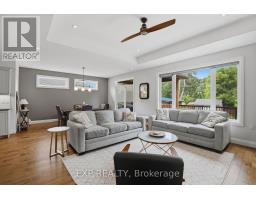 541 BENNETT CRESCENT - 8