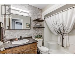 5 HAWTHORN COURT - 11