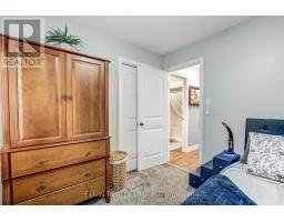 5 HAWTHORN COURT - 13