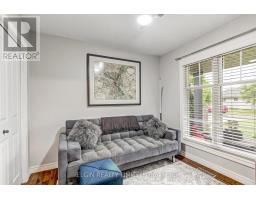 5 HAWTHORN COURT - 9