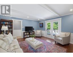 8 MEREDINE CRESCENT E - 11