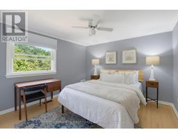 8 MEREDINE CRESCENT E - 15