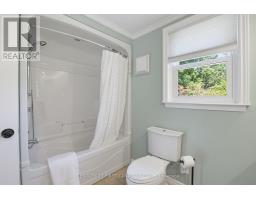 8 MEREDINE CRESCENT E - 17