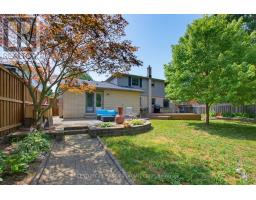8 MEREDINE CRESCENT E - 26