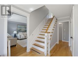 8 MEREDINE CRESCENT E - 3