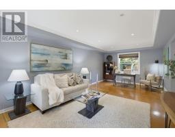 8 MEREDINE CRESCENT E - 4