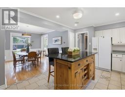 8 MEREDINE CRESCENT E - 9