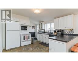 205 EAST STREET - 8