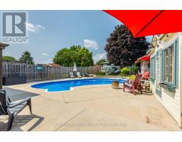 212 BEXHILL CLOSE - 40