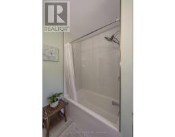 966 GLENBANNER ROAD - 23
