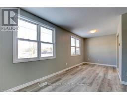 9 CAMELOT CRESCENT - 10