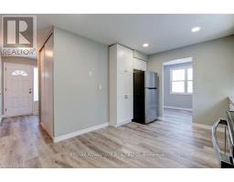 9 CAMELOT CRESCENT - 14