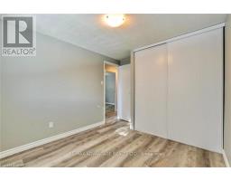 9 CAMELOT CRESCENT - 16