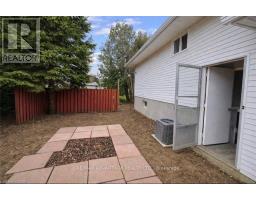 9 CAMELOT CRESCENT - 6