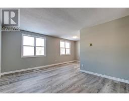 9 CAMELOT CRESCENT - 9