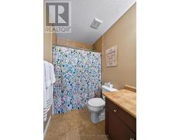 3288 TURNER CRESCENT - 32