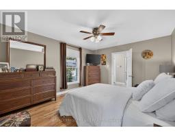 10 PLYMOUTH AVENUE - 18