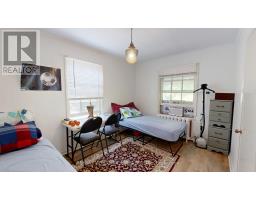 4 FARLEY PLACE - 33