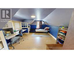4 FARLEY PLACE - 36