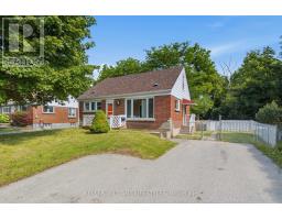 60 CHURCHILL CRESCENT - 1