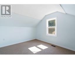 60 CHURCHILL CRESCENT - 22