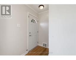 60 CHURCHILL CRESCENT - 3