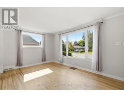 60 CHURCHILL CRESCENT - 6