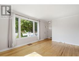 60 CHURCHILL CRESCENT - 7