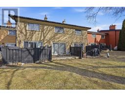 12 GUILDWOOD WALK - 26