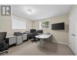 1990 FOXWOOD AVENUE - 24