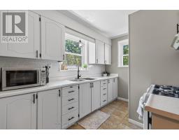 221 PRINCE ARTHUR STREET - 11