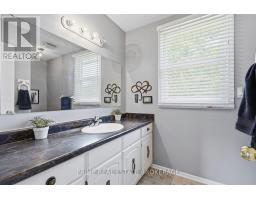 686 BARCLAY ROAD - 32