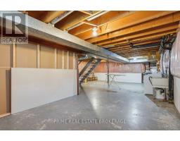 686 BARCLAY ROAD - 35