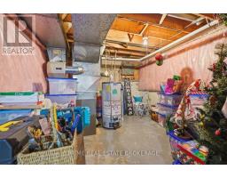 686 BARCLAY ROAD - 37