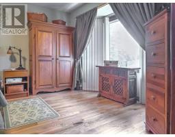 264 SUFFOLK PLACE - 23
