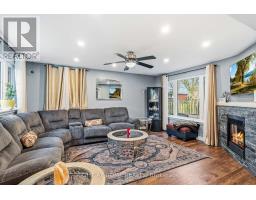 68 DOWNING CRESCENT - 9