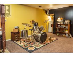 419 MCNAY PLACE - 28