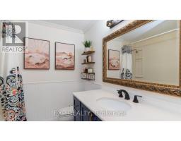 116 GLENROY CRESCENT - 17