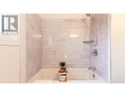 14 - 683 WINDERMERE ROAD - 35