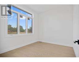 4 TITAN COURT - 21