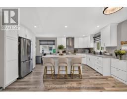 37 RENNY CRESCENT - 11